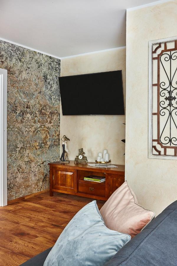 Apartament Gold Bielsko-Biala Bagian luar foto